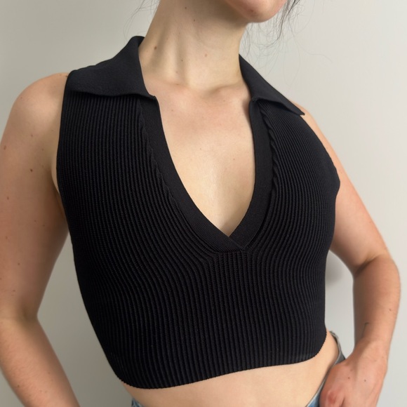 Babaton Black Ribbed Crop Top - Picture 3 of 3